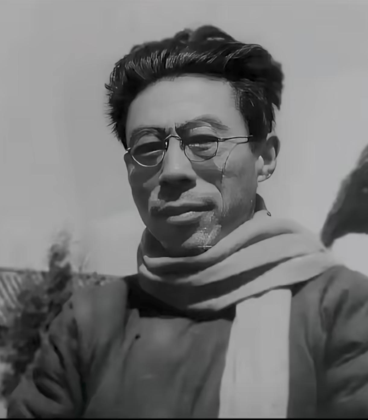 一个18岁的少年，用身体替父亲挡下5颗子弹——这得有多大的勇气？

1946年7