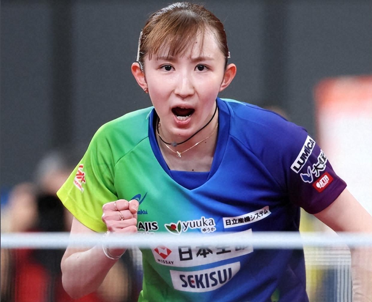 【早田希娜如愿击退木原美悠的挑战，进入卫冕位置】张本美和历经七局击败了横井咲樱进