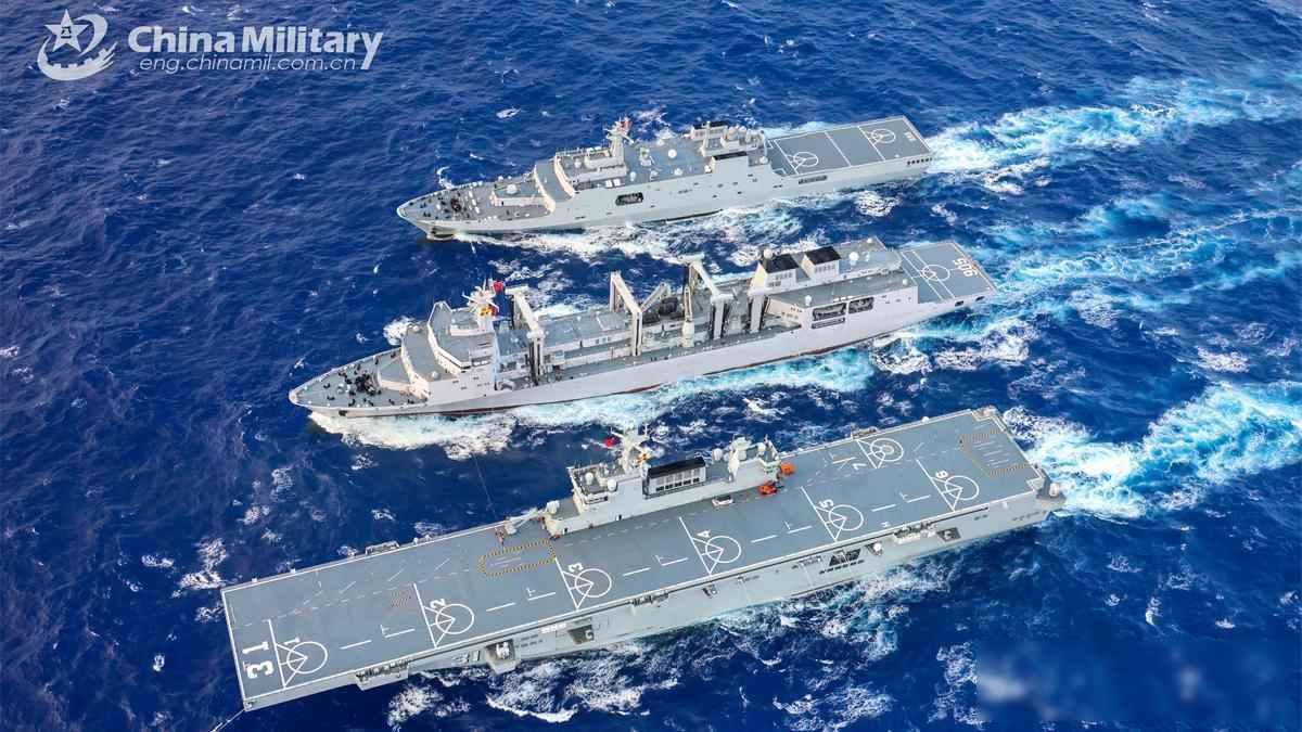 076下水了，075还在造，两栖舰队悄悄变了模样

2025年底，076型首舰“