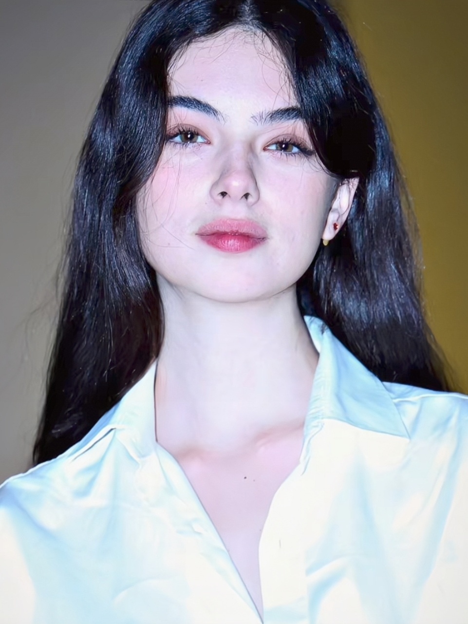 DevaCassel  一些无所谓感 ​​​