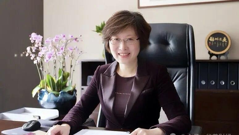 上海浦东金桥董事长王颖辞职，不再担任公司董事、董事会战略委员会主任委员、提名委员