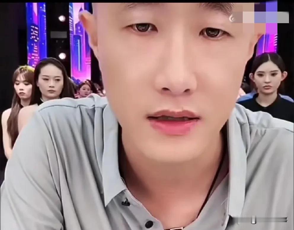 嫂家徒孙菲妹称，师爷二嫂被打压就是合同到期了，逼着签约！

          