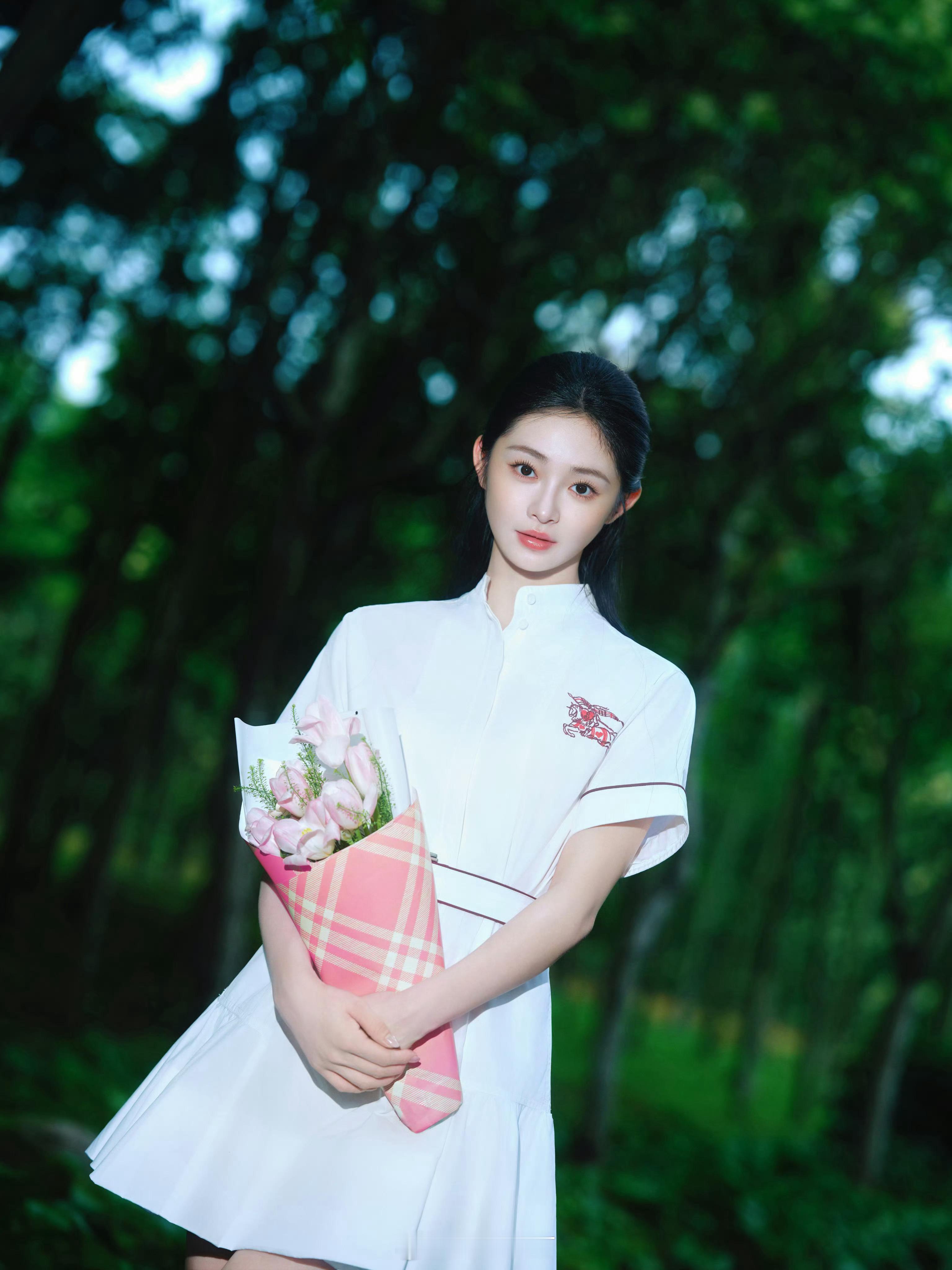 湖南卫视电视剧《灼灼烈日》主演：毕雯珺、周洁琼 