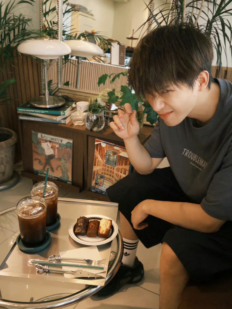 王安宇男友风今天的七夕是和王安宇过的 ​​​