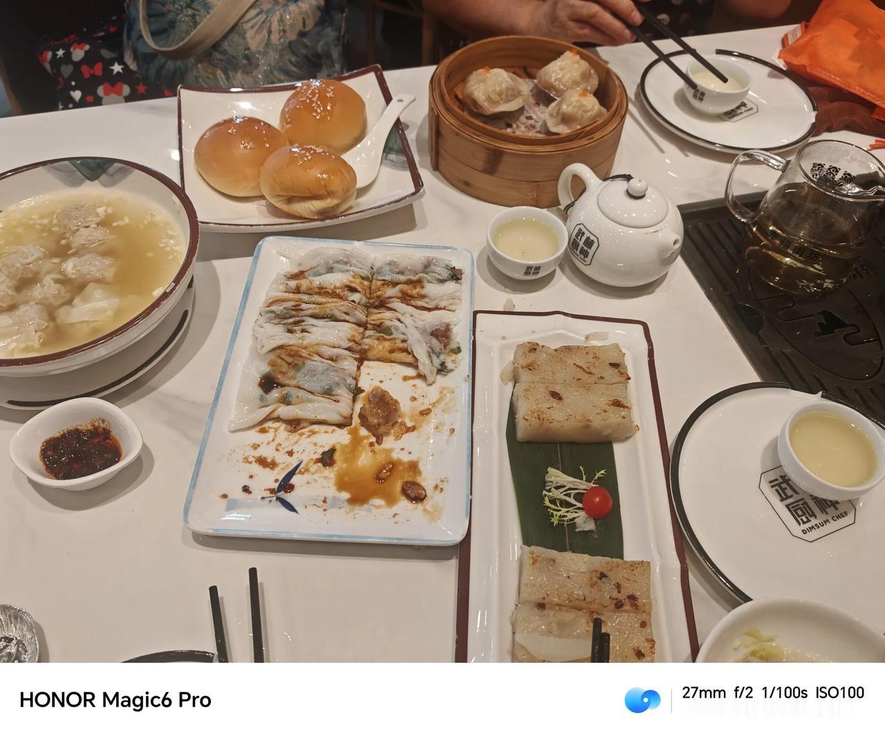 别说重庆超越了广州，哪怕是乐山镇超了广州，广州人依旧会淡定自若地饮茶！