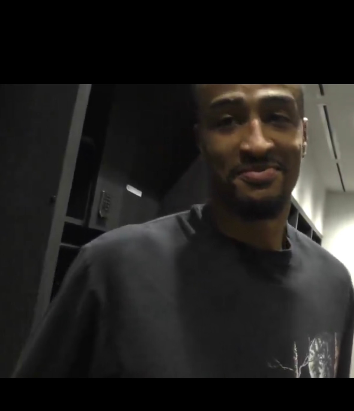 船记和科林斯聊到首发问题科林斯苦笑 ​​​