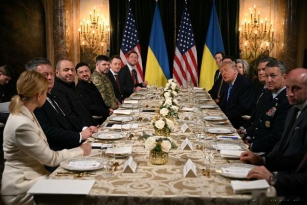 川普和泽连斯基会面 能否达协议受关注周日（12月28日）下午，美国总统川普（特朗