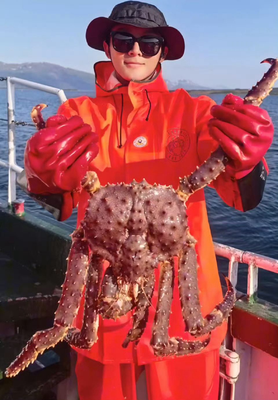 张晚意出去逛了几个gzs，看来看去还是我家休息室顺眼 