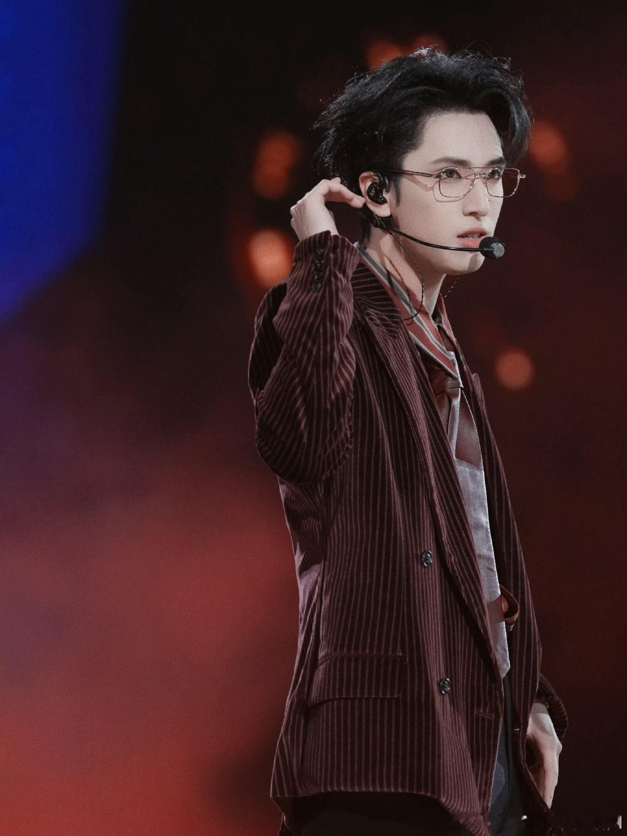 严浩翔换了个ip发图，回北京了，