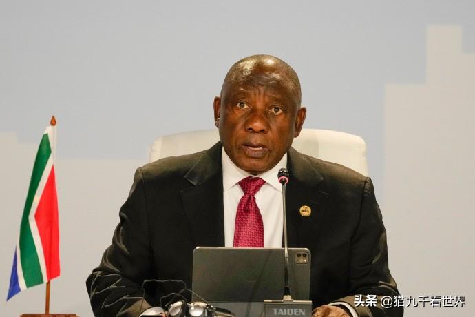 硬气！南非外长公开喊话美国大使：干不好本职，那就应该卷铺盖走人！
 
这番话并不