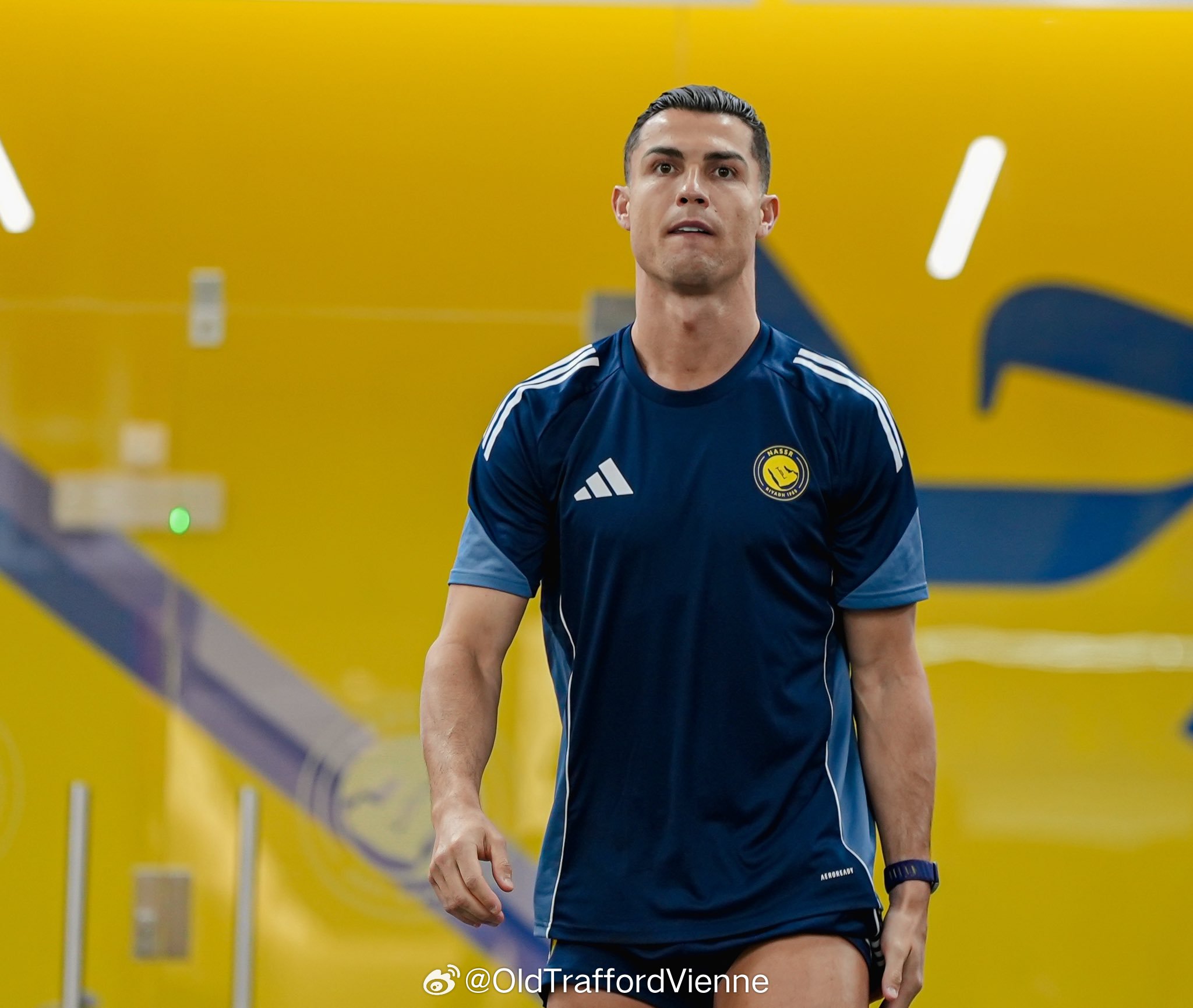 俱乐部发布球员训练照，也间接辟谣了C罗飞离沙特的传言美以伊最新局势