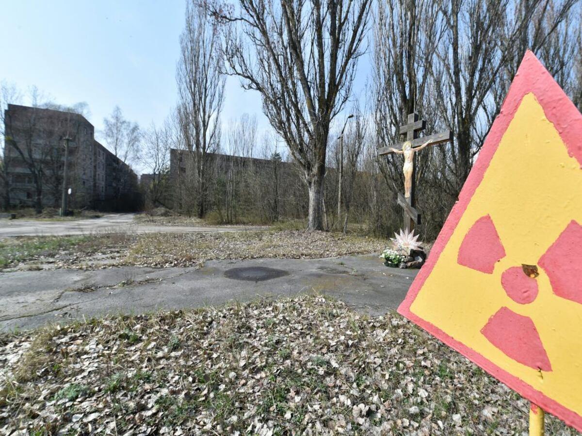 新闻快讯——国际原子能机构（IAEA）称，切尔诺贝利核电站防护盾在2月遭遇无人机