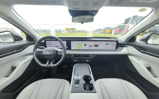 “5.5代”来了！设计大改+配置拉满，不仅外形设计再突破，新技术、新配置也毫不吝