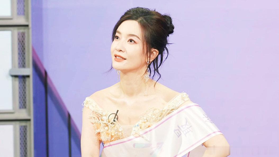 李晟把骄傲的叶凡梗玩明白了李晟回应网友玩梗花非花雾非雾打歌2026李晟这波操作太