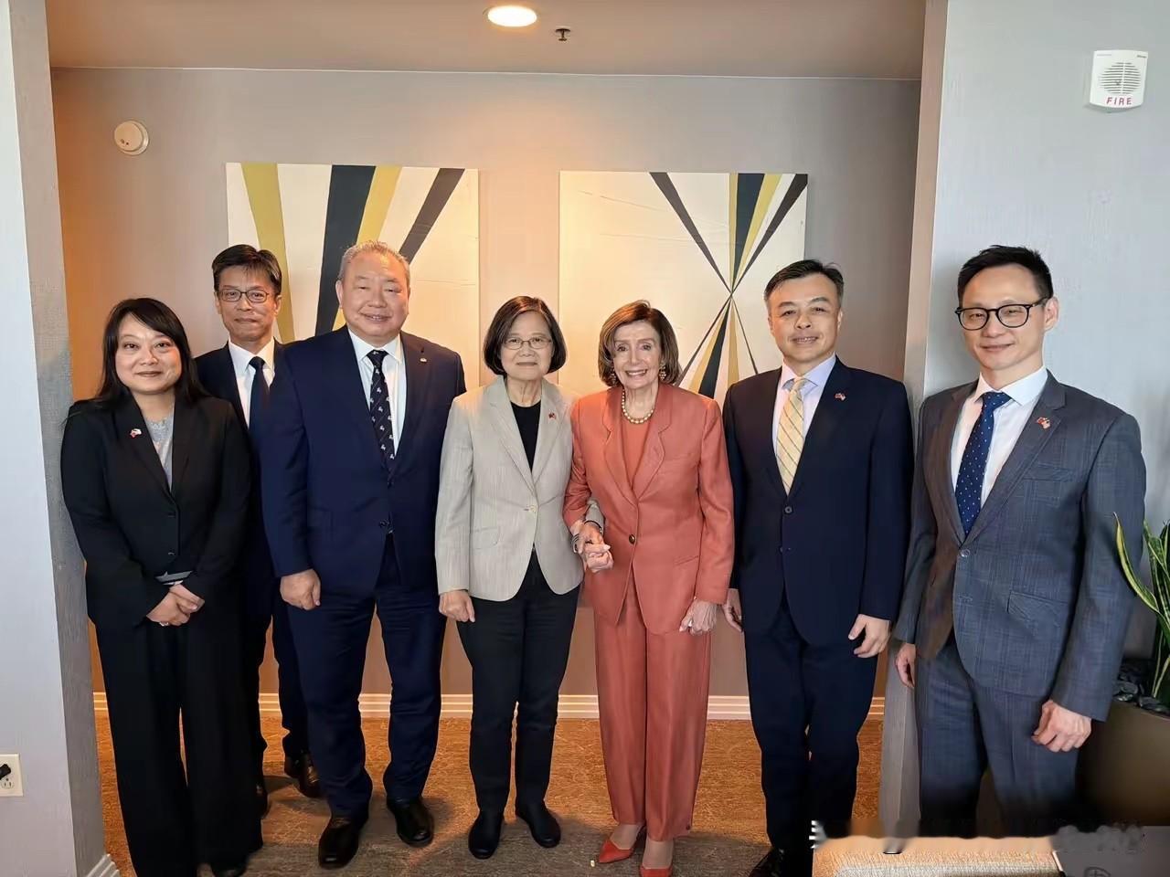 10月7日，台湾前伪领导人蔡英文以私人身份窜访美国。这是蔡2024年卸任之后，首