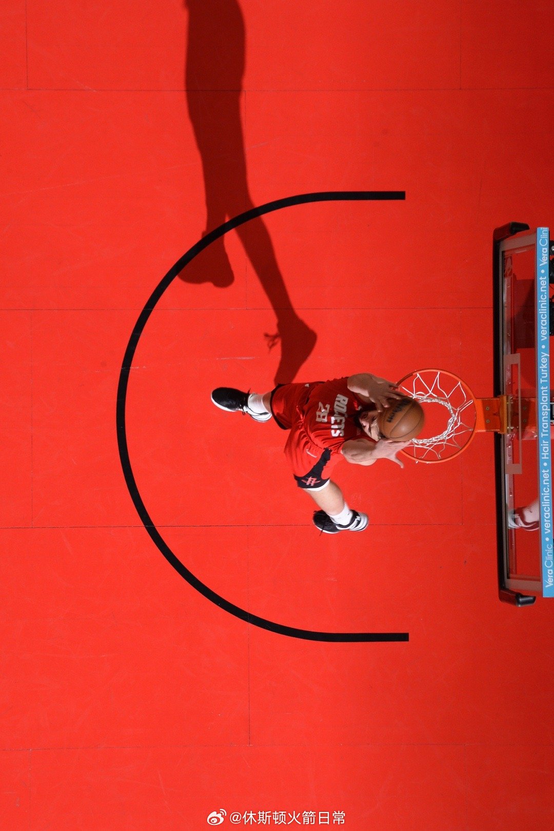 申京谈自己近期的高效率、低失误：“我们现在在控球方面稍微聪明了一点，你知道的。我