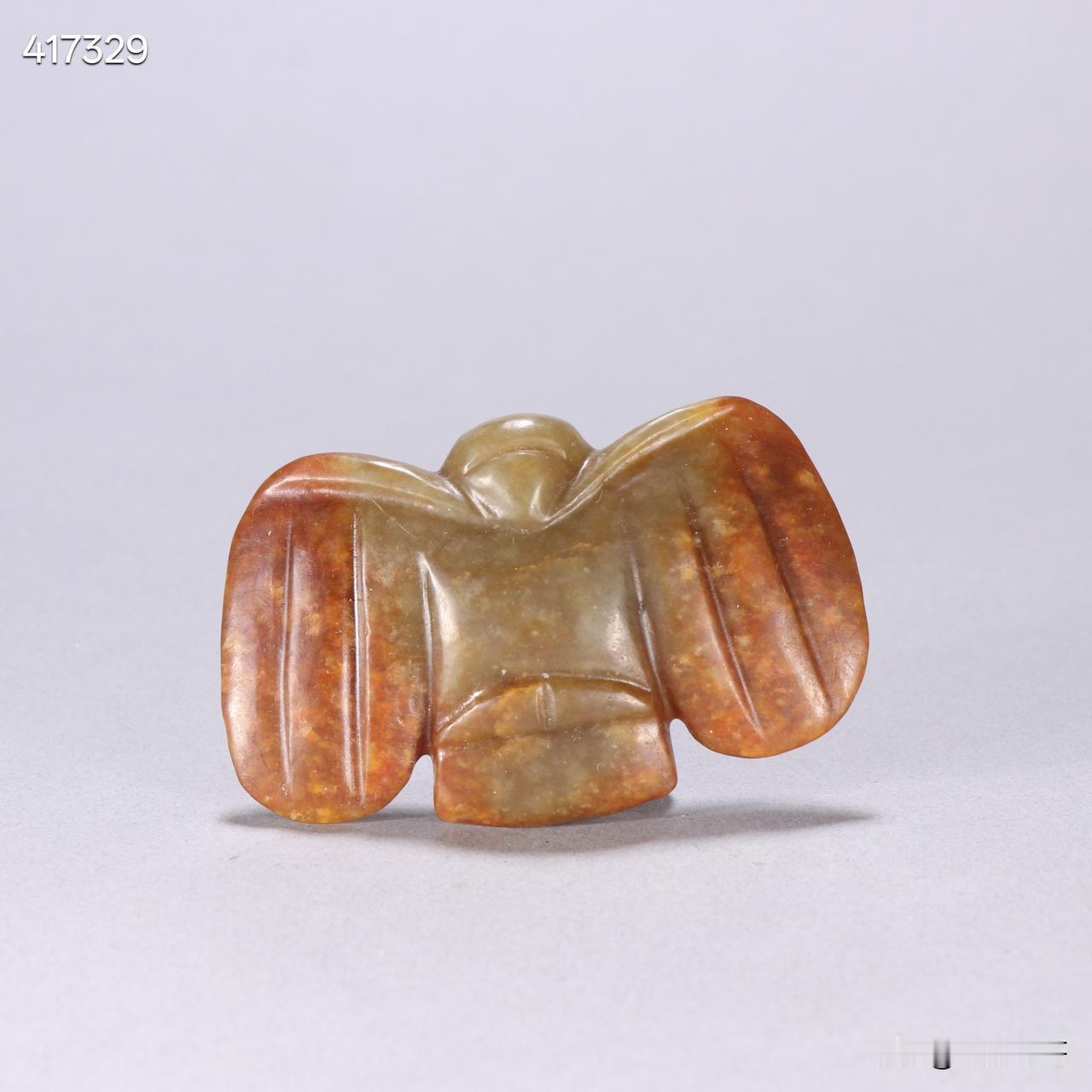 红山文化 河磨玉玉枭
规格∶高4.6cm宽4.7cm