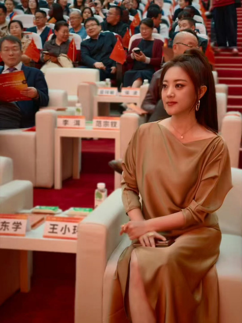 玖月奇迹王小玮官宣戛纳玖月奇迹王小玮新歌戛纳首秀沉淀五千年文化底蕴，将江湖侠义与