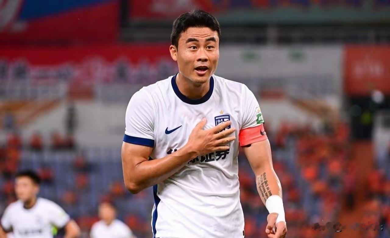 31岁的韩国外援（朴志洙）与武汉三镇的合同到期，即将成为自由身，他想留在中超不缺