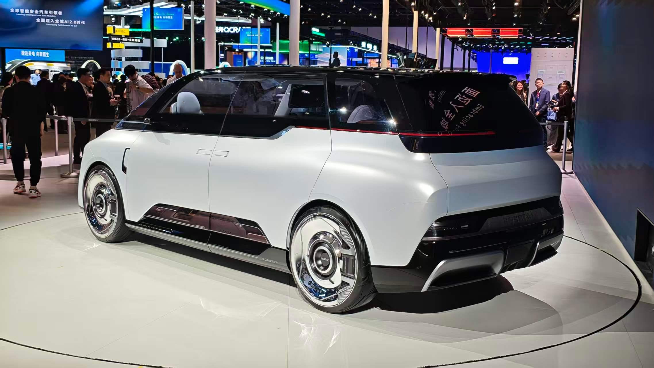 马斯克把方向盘删了吉利Eva Cab，也是中国首款原生开发的Robotaxi（自