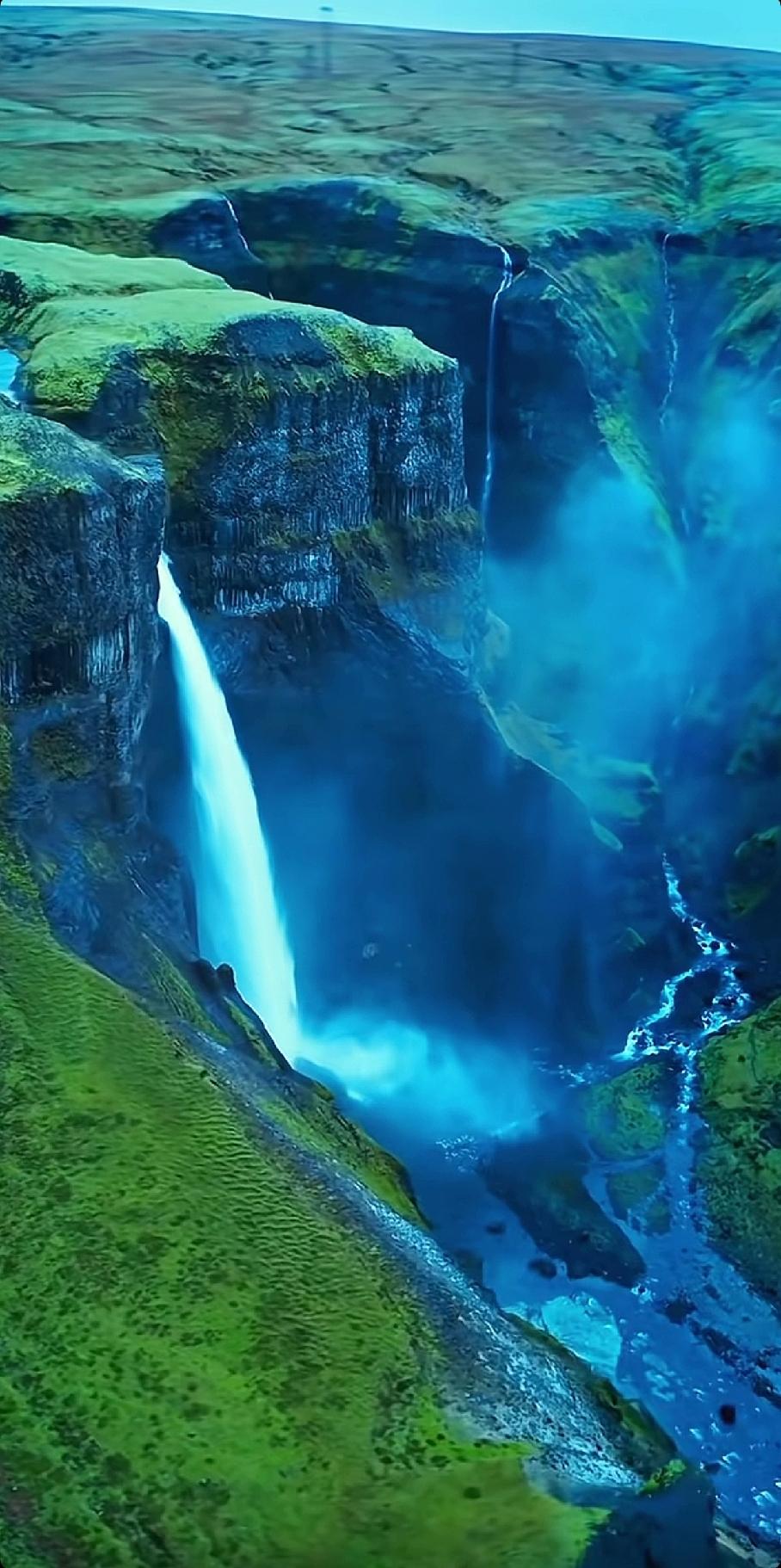 儿子放学六点开始写作业，明明一小时就能可以完成，硬生生拖到十点，问题是还写不完。