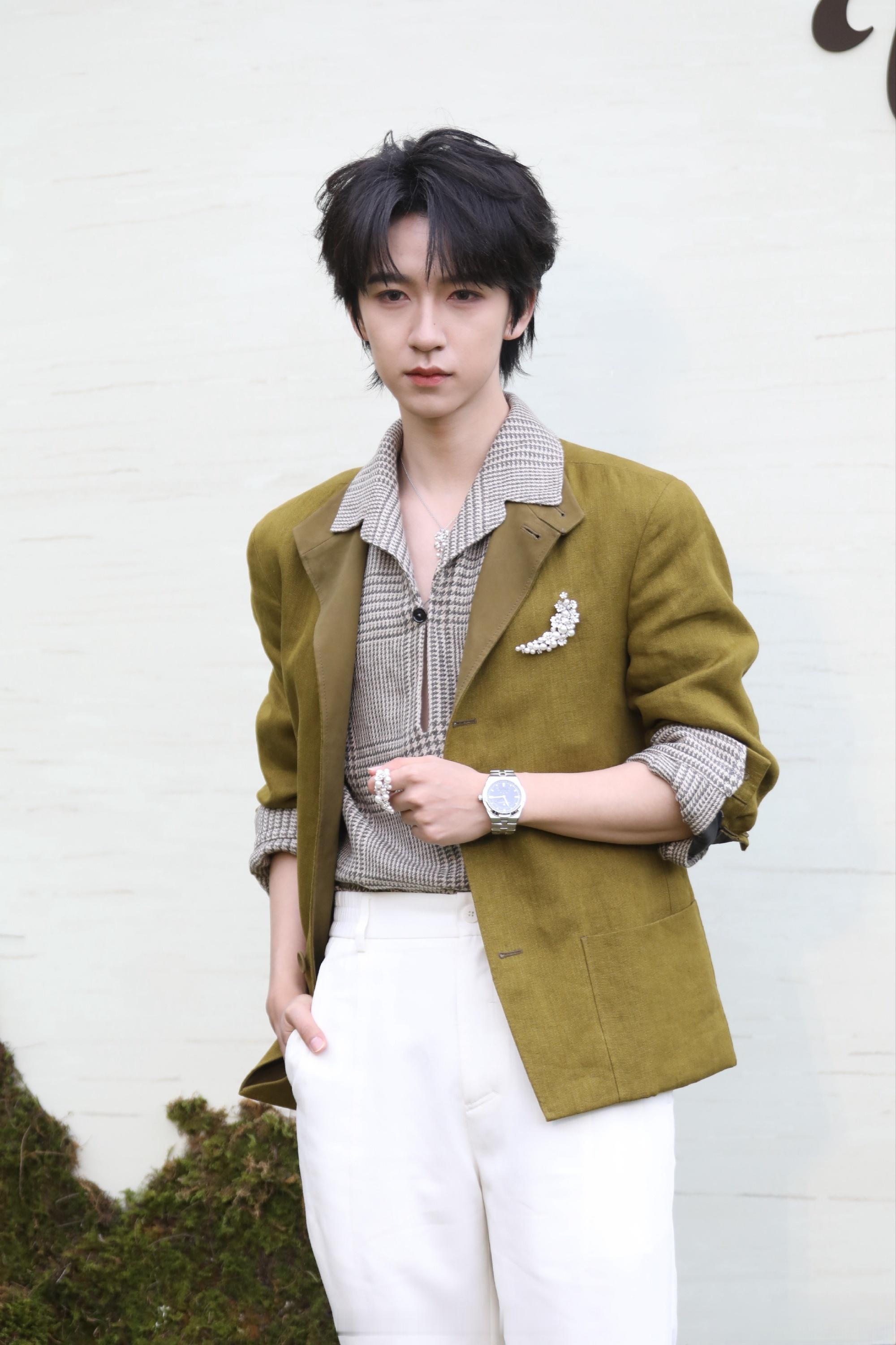 VOGUE红毯 男艺人帅到我词穷！生图状态直接封神😎许凯、胡一天、洪知秀、张康