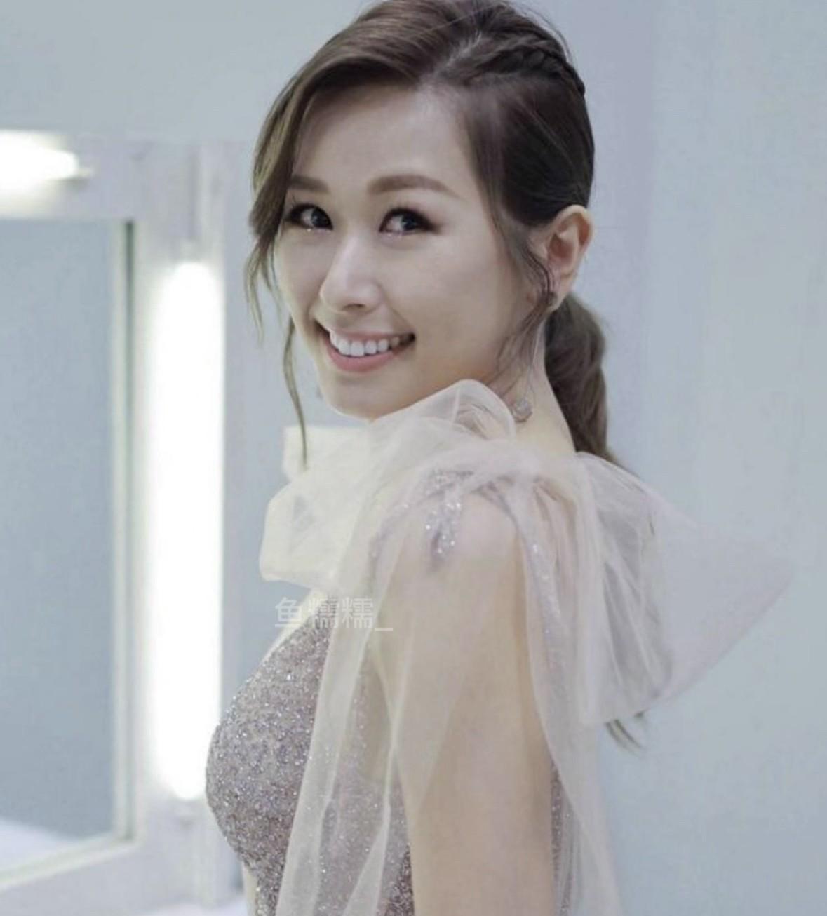 TVB那个疯癫角色专业户  
现在教人发疯居然能火  
还顺便把婚给结了  
前