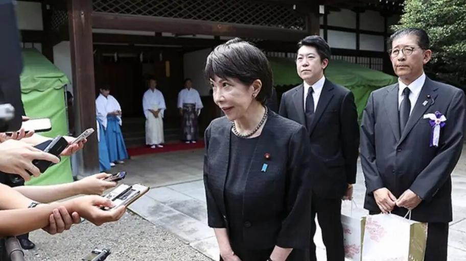 日本终归还是服软了！在全世界目光注视下，日媒宣扬的高市早苗参拜靖国神社的日子也是