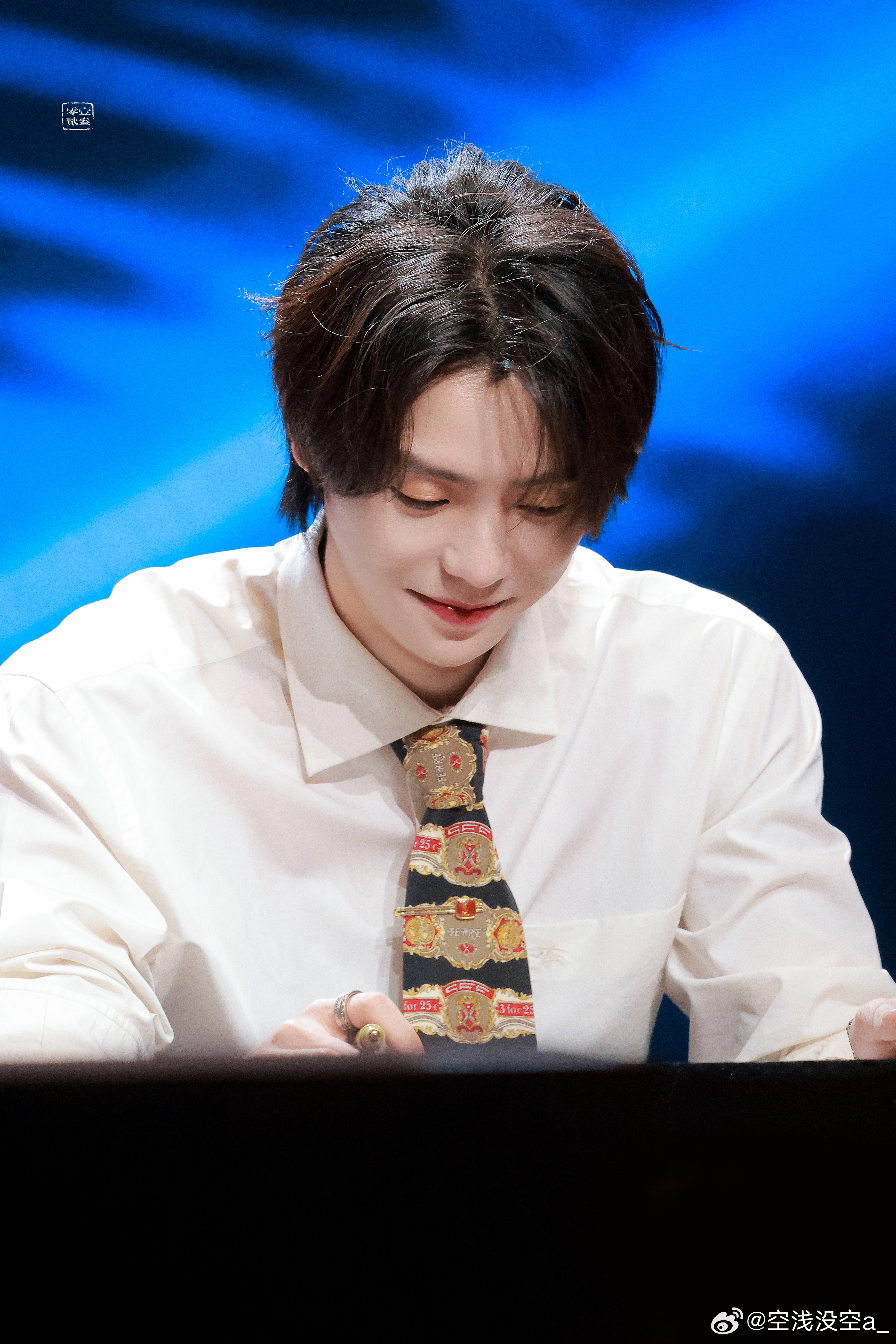 肖宇梁 好家伙，从来没见过这么性感的男生，而且风格多变可塑性极强，清冷，可爱，性