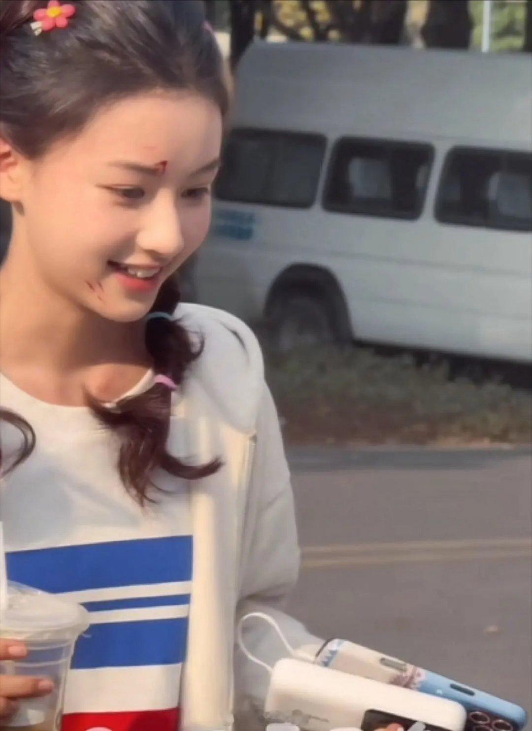 赵钰琪七七《明日乐园》路透🈶 比她之前那些硬照好看多了 