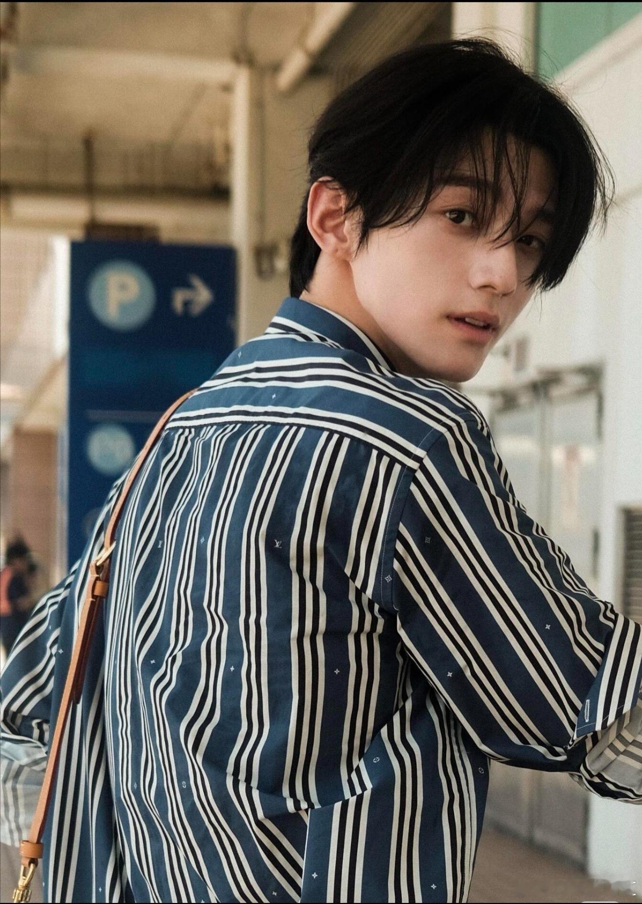 仰卧起坐告白+水灵灵牵手，这期你好星期六是纯爱战神应声倒地！李雪琴赖伟明就这么水