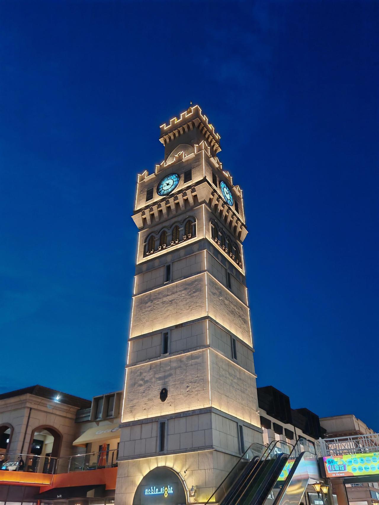 最真实的一段话，感动自己：总想把钱存起来，花在刀刃上，结果发现生活处处是刀刃，为