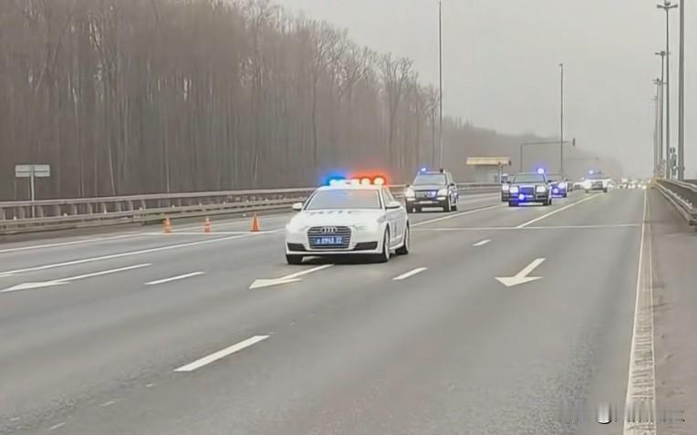 特朗普总统特使维特科夫与库什纳抵达莫斯科。德米特里耶夫在伏努科沃机场迎接维特科夫