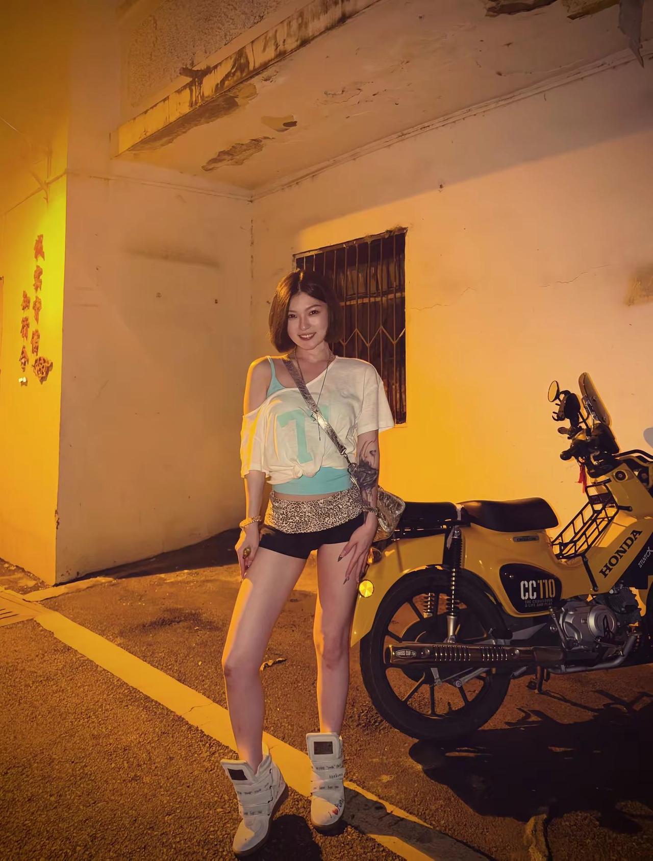 这身穿搭必须拥有姓名千禧穿搭