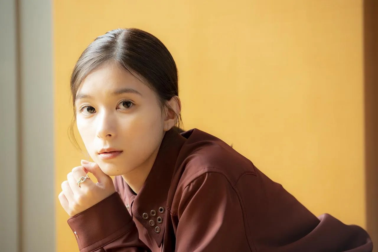 日娱新闻芳根京子 芳根京子 日媒《ザテレビジョン》采访老图。 