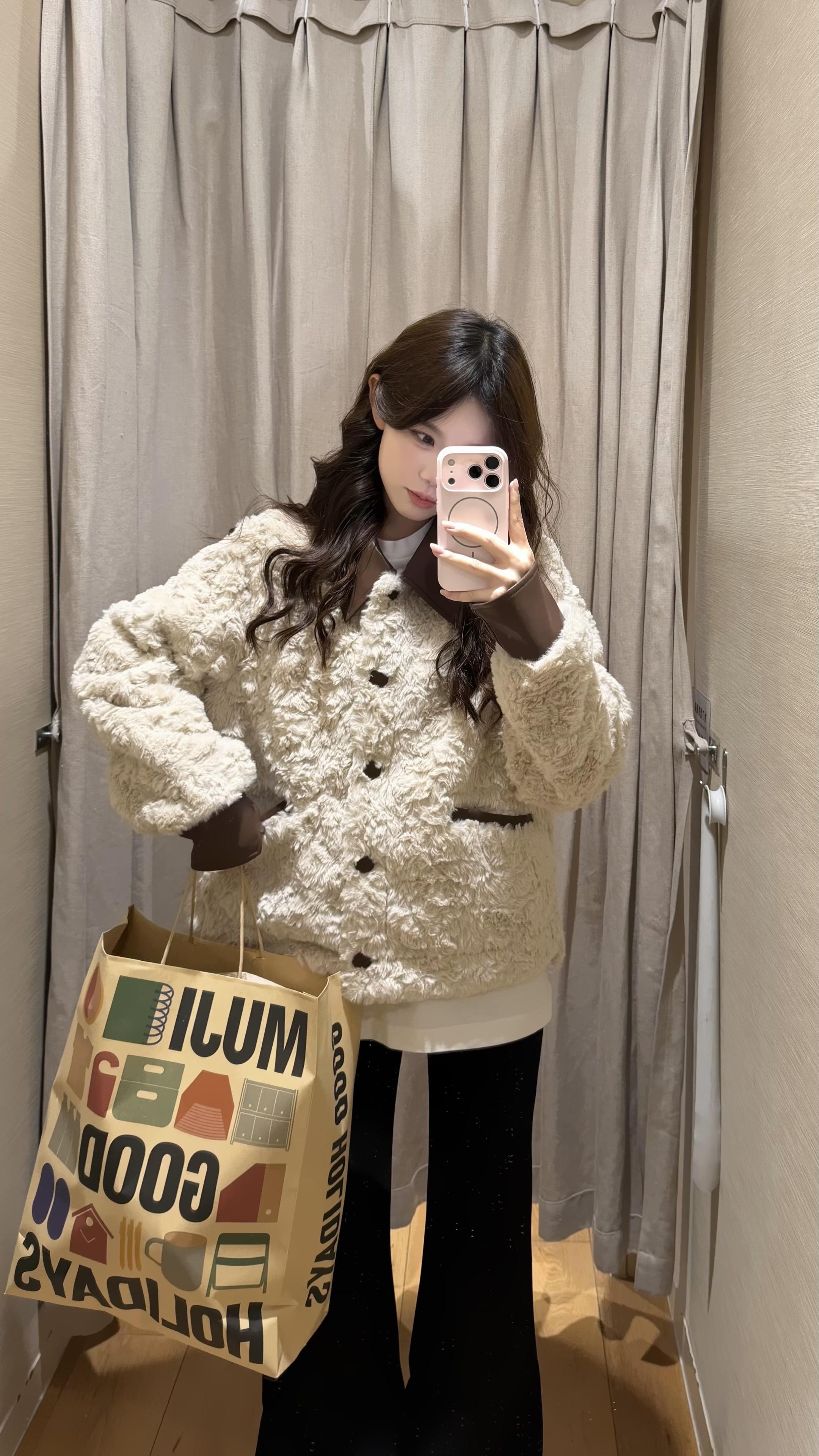 能看到你漂亮的眼睛一直笑 也算我幸福的一种