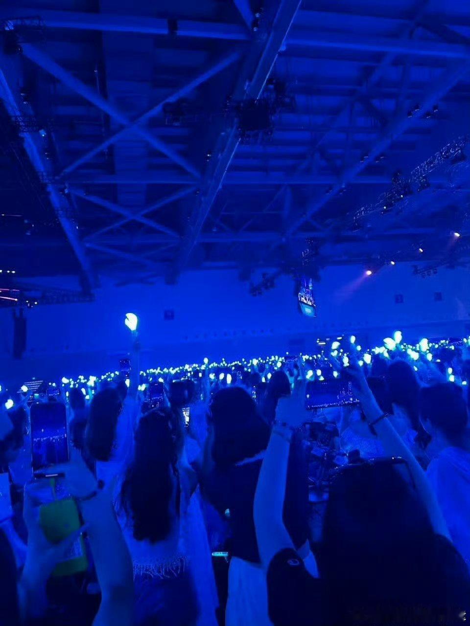 王俊凯开演唱会了吗？哦原来是英雄联盟活动 ​​​