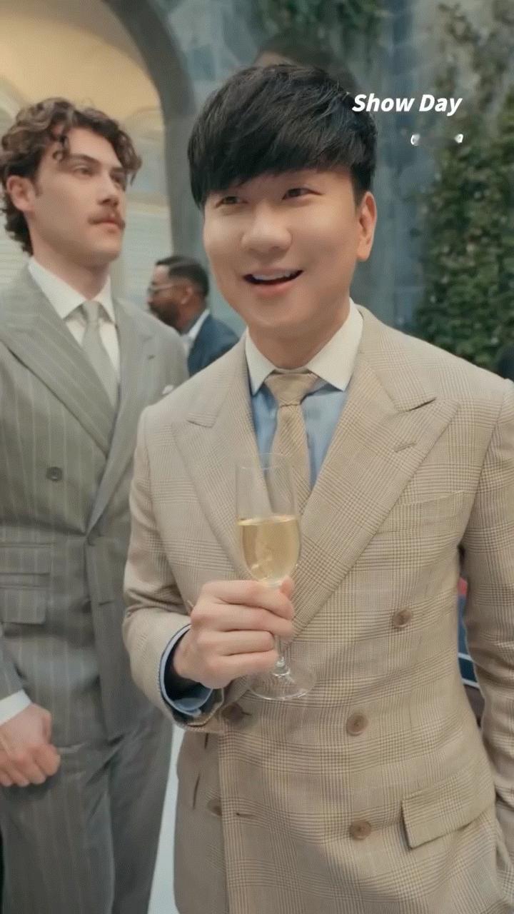 林俊杰  🌀  林俊杰jj20世界巡回演唱会 真的很像小朋友出来social哈