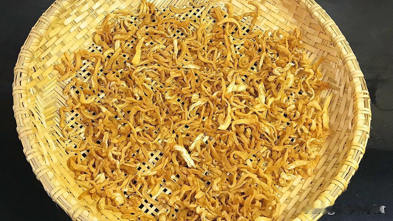 大刘在家做农村萝卜干，一咬咯嘣脆，吃起来真过瘾

做法可点击右边视频观看