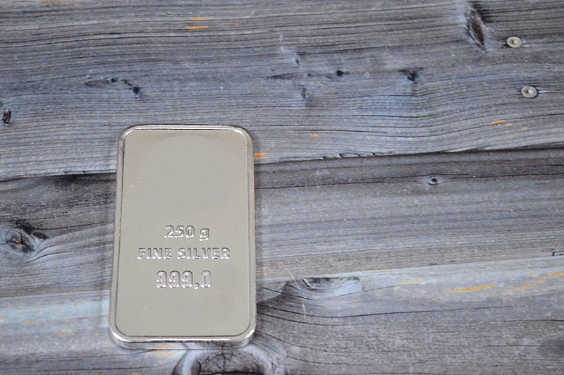 #国际银价突破120美元#国际白银期货价格29日再创新高，盘中突破每盎司120美