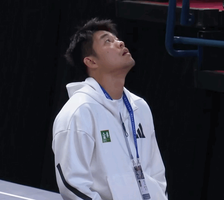 atp250 洛斯卡沃斯赛男单第一轮比赛，中国选手吴易昺苦战三盘，以6-4/4-