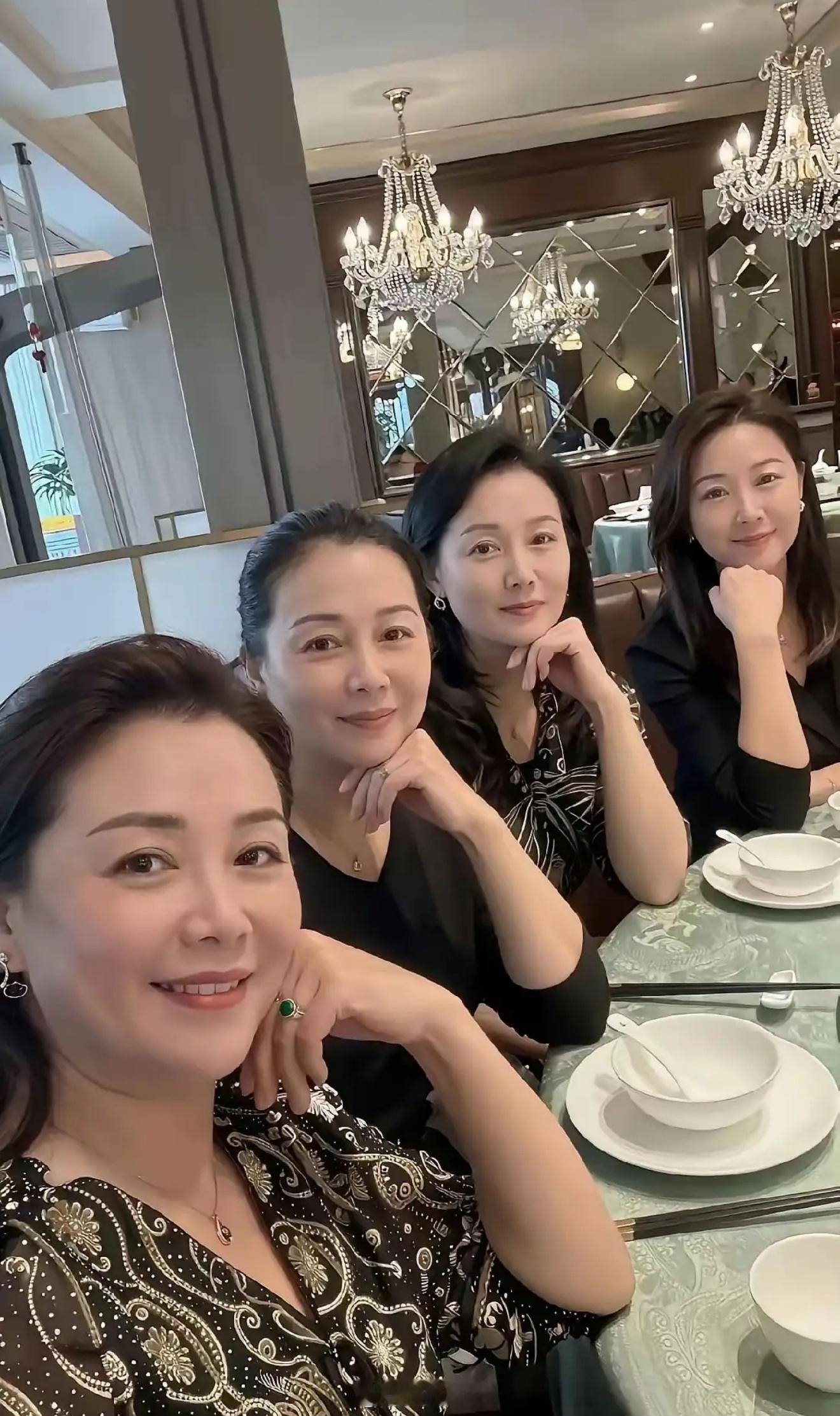 四个女人如果挑一位做丈母娘你会选几号？ 