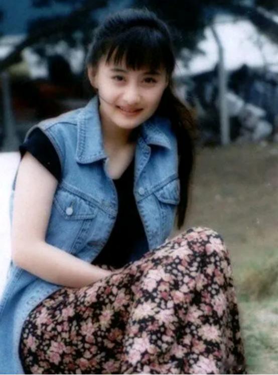 为了让她做女主角，琼瑶让整个剧组停止工作，专心等她长大，仅仅是因为她长得实在太漂