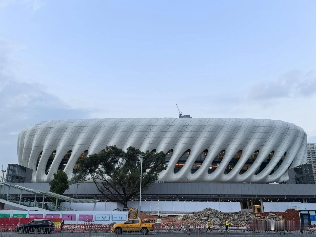 挺悬的！10月19日深圳体育馆办篮球比赛

也就满打满算还有8天时间！今天路过福