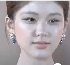 赵露思这脸上是用了多少高光啊？ ​​​