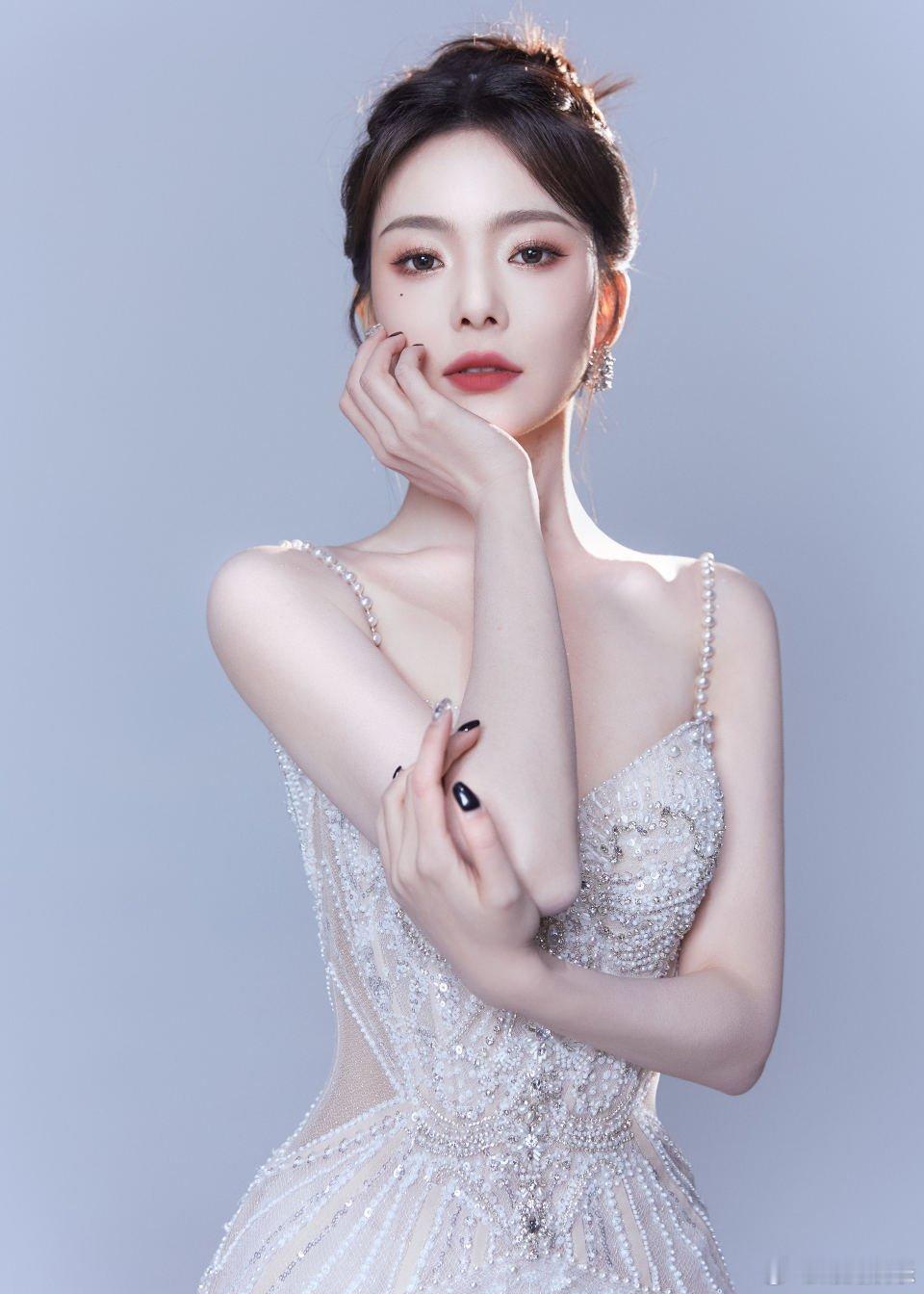 #转发接龙开新年##硬糖少女303##陈卓璇# 今日份糖妹新鲜物料陈卓璇腾讯音乐