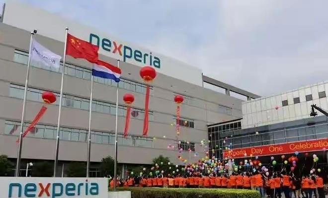 荷兰的行为就像是开启了贸易战，他们选择不赚钱也要配合美国对抗东方大国。安世半导体