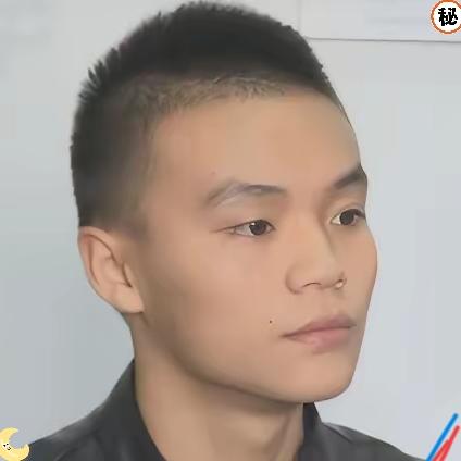 四川小伙参军体检合格，转头就被警察上门抓走，真相让人哭笑不得
 
2015年，四