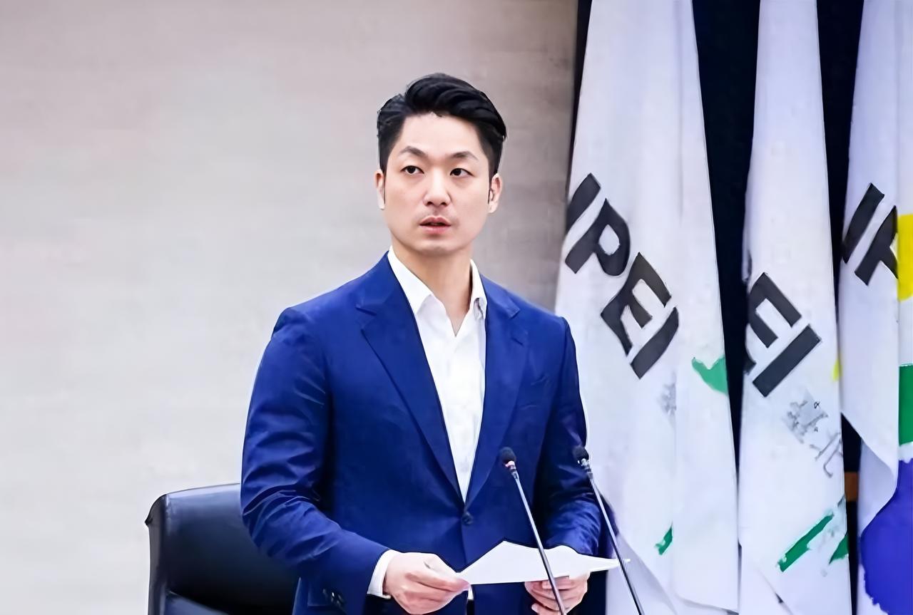 蒋万安一句吐槽，赖瑞隆为何急着跳脚？柯志恩这波反击才是真的高段位
 
台北市议会