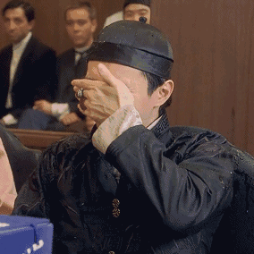 新闻里才会出现的事，现实中看见了。隔壁一同行拆快递，拆出“一坨”东西……现在在报